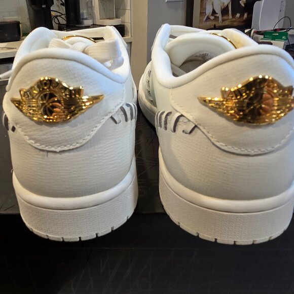 FN5032-100 Nike Air Jordan 1 Low Method Of Make White Gold MEN'S SIZE 10 US NEW - Picture 6 of 16
